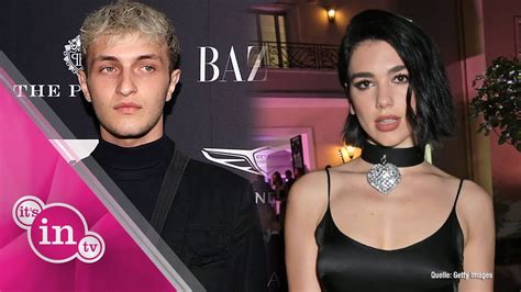 Dua lipa links arms with her boyfriend anwar hadid while stepping out on monday evening (september 28) in new york city. Dua Lipa Anwar Hadid : DUA LIPA and Anwar Hadid Arrives at ...