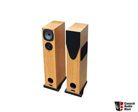Rega R3 Floorstander Speakers In Maple Mint Condition For Sale