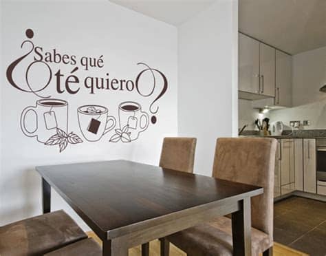 Los vinilos de esta categoría estan diseñados para las paredes de tu cocina, con ellos podrás decorar las paredes, los muebles, los electrodomesticos. Decoración Fácil: DECORAR LA COCINA CON VINILOS