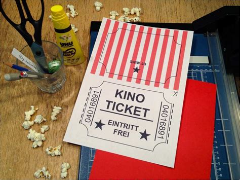 Vorlage für einen gutschein zum kinobesuch mit popcorn zum selber ausdrucken, kostenloser kinogutschein. Kinogutschein Vorlage - Kinogutschein Zum Ausdrucken ...