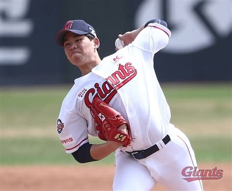 (엑스포츠뉴스 박윤서 기자) 일본 야구 국가대표팀은 이의리(19·kia 타이거즈)에 대한 경계심을 드러냈다. 승자 없던 이의리·김진욱 신인 맞대결..삼성 뷰캐넌은 첫 완봉승