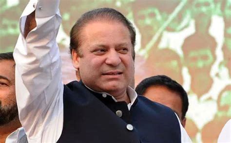 [alert] pakistan s top court disqualifies pm sharif from office