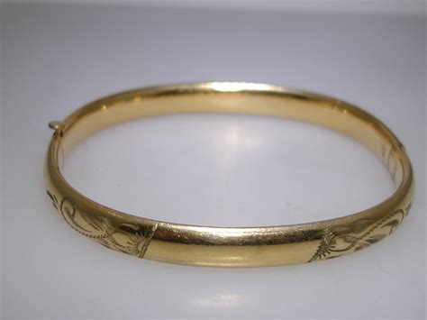 Lovely Vintage 14k Gold Filled Etched Childs Hinged Bangle Bracelet