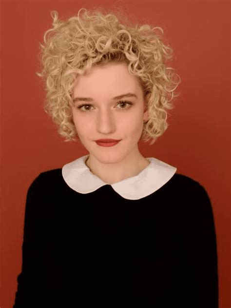 11 Best Movies And Tv Shows Of Julia Garner Otakukart