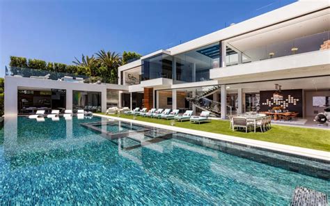 Inside The Most Luxurious Modern Mansion In Los Angeles