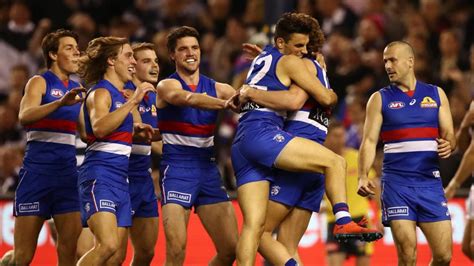 The western bulldogs' eleanor brown and brisbane's tahlia hickie are the nab aflw rising stars for round nine. Reminiscing 2016 AFL Western Bulldogs Achievement | HubPages