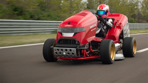 Hondas Fastest Lawnmower Breaks Speed Record
