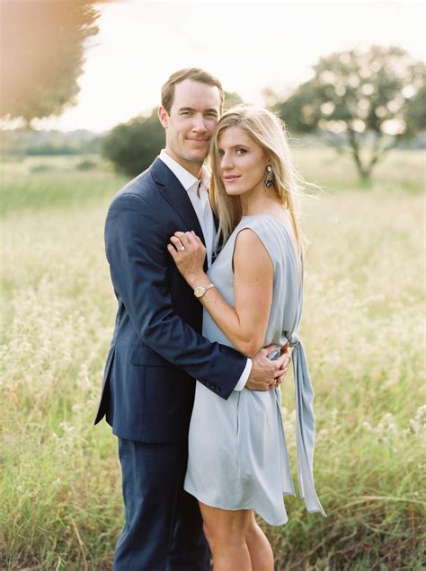 Pin By Matt And Julie Weddings On Portrait Outfit Ideas Engagement