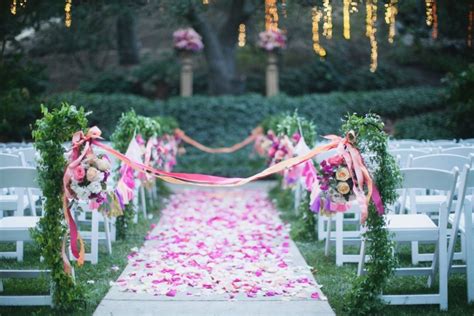 Our aisle is huge, it measures at 5 feet wide and 80 feet long. These DIY Aisle Runners Will Make You (and Your Guests) Cry - Makeful