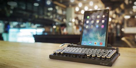 Qwerkywriter Is A Mechanical Bluetooth Keyboard That Takes Us Back To
