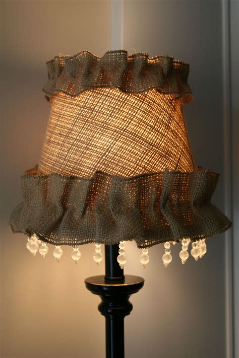 tutorial-shabby-burlap-lampshade | Burlap lampshade, Diy burlap, Burlap fabric
