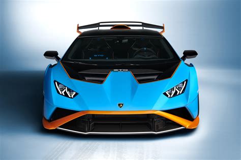 This Is How To Open The Clamshell Hood Of A Lamborghini Huracan Sto