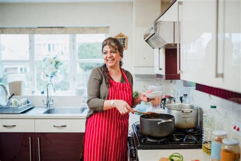 43 Frisch Bilder Haus Frau Europa Deutschland Hamburg Hausfrau Bin Kohleherd Beim Kochen