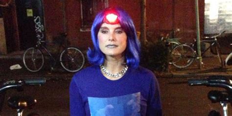 Brooke Shields Dressed Up As A Citi Bike For Halloween Huffpost
