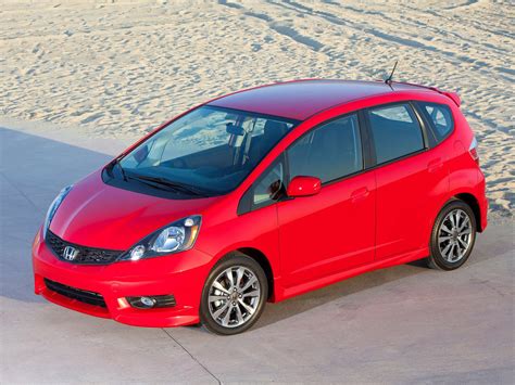 What the 2012 honda fit sport lacks in tech, it makes up in drivability and flexibility; 2012 HONDA Fit Sport Japanese car wallpapers, review, features