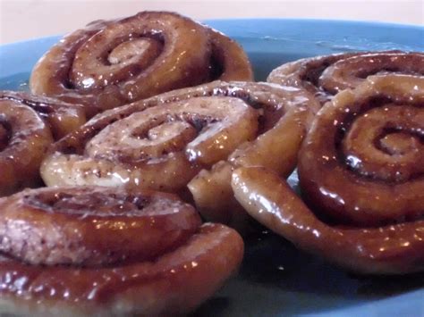 The Housewife Cooks Cinnamon Rolls With Brown Sugar Glaze