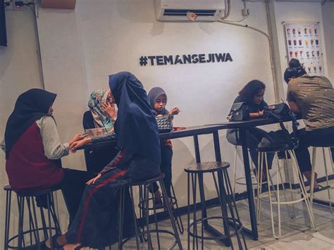 Kedai kopi ini, sudah ada di banyak tempat di seluruh indonesia. Nongkrong Kekinian dan Nyaman ala Janji Jiwa Kopi