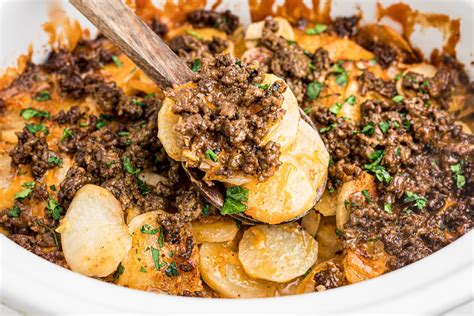 Slow Cooker Beef And Potato Au Gratin The Magical Slow Cooker