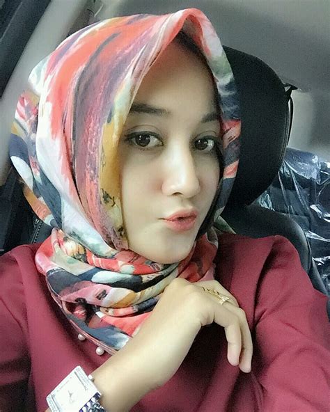 Cewek cantik di genjot di mobil | (film pendek). Cewek Berhijab Cantik Selfie Di Tempat Wisata. - Cewek Pantai Cantik Dan Seksi. - VIRALKAN ...