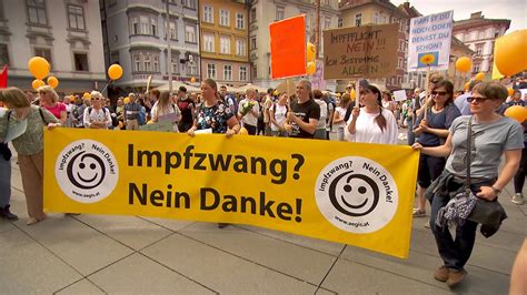 Grundsätzlich gilt, dass nur die personen geimpft werden, die über die zentrale terminvergabe des. 5G, Chip bei Impfung, Überwachungsstaat, Lügenpresse: ORF ...