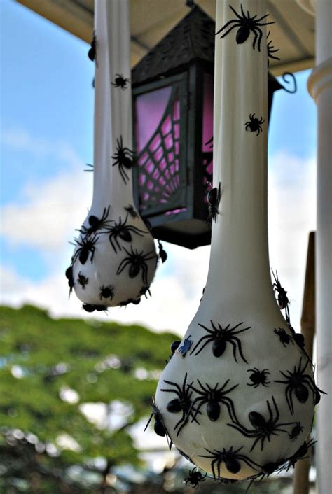 19 super easy diy outdoor halloween decorations that look so creepy and spooky