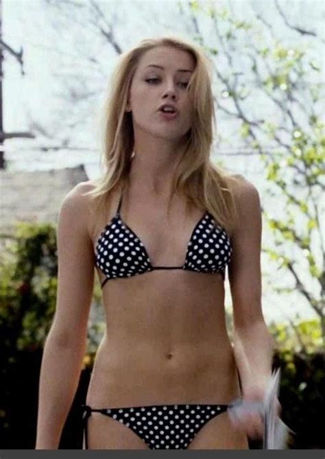 Hottest Amber Heard Bikini Pictures Of All Time The Viraler