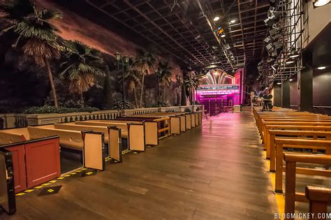 The great movie ride just shut down and they let people do walkthroughs and film all the animatronics up close. EVENT: Walk Through the Great Movie Ride on August 11th
