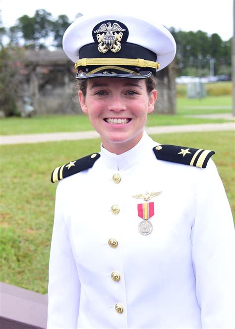 us navy women s uniforms