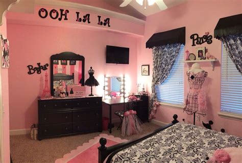 Check out our paris themed bedroom selection for the very best in unique or custom, handmade pieces from our prints shops. Pin by Alyssa Gonzalez on Paris bedroom (With images ...