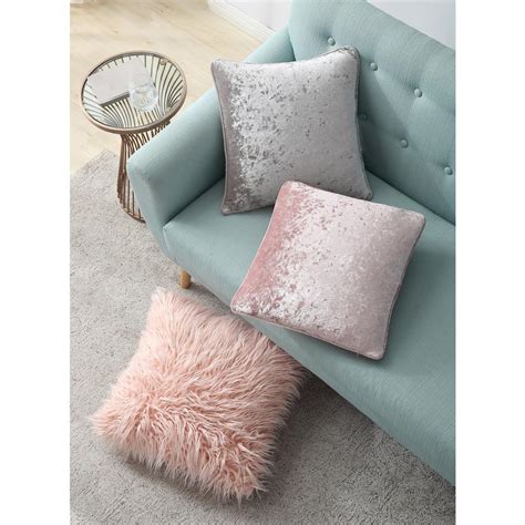 Decent wheelchair access» (flamingo las vegas hotel & casino). Morgan Home MHF Home 18 in. Estelle Pink Faux Fur Throw ...