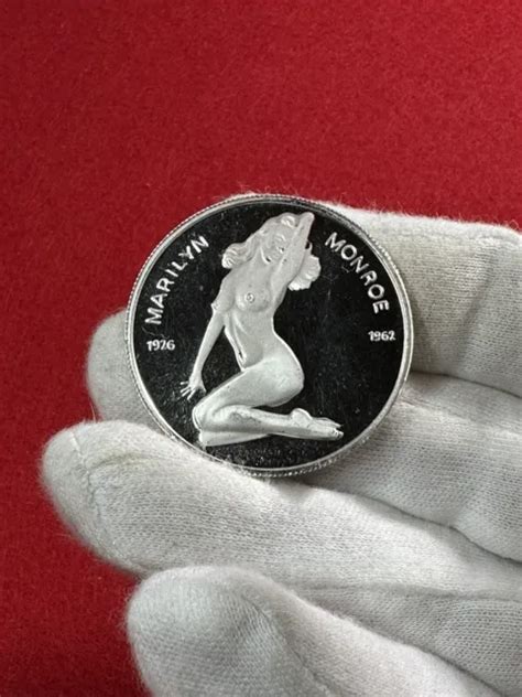 Marilyn Monroe Jfk John F Kennedy Oz Silver Art Round