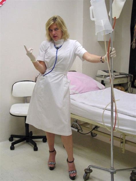 Pin von john murry auf Uniform in Frau Krankenschwester Schürze