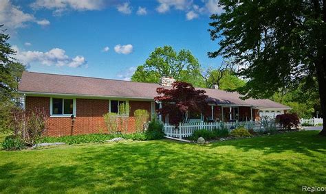 6095 Seven Mile Rd South Lyon MI 48178 MLS 20230035130 Zillow