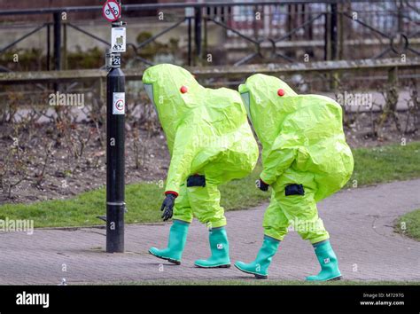 Hazmat Suits Stock Photos & Hazmat Suits Stock Images - Alamy