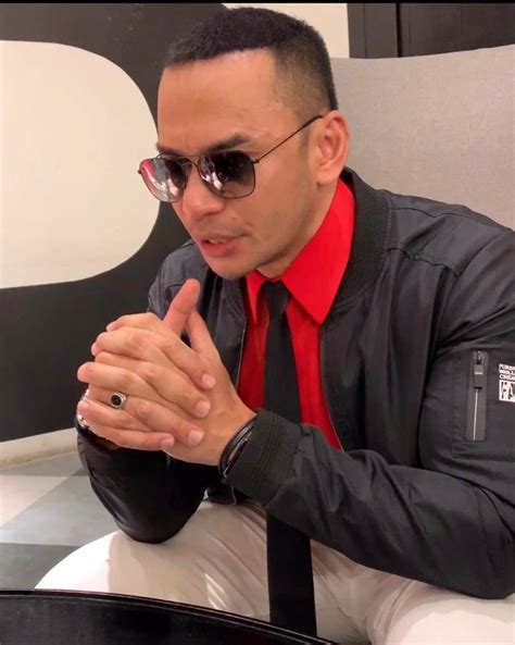 Mengenai kesempatan indah menunaikan umrah buat kali pertama itu, ibu kepada mohamed danish hakim, 9, marissa dania hakim, 7, dan maria danisha hakim, 4, ini bersyukur kerana kembara dan. Norman Hakim Akui Dia Bapa Sporting Terutama Soal Cinta ...