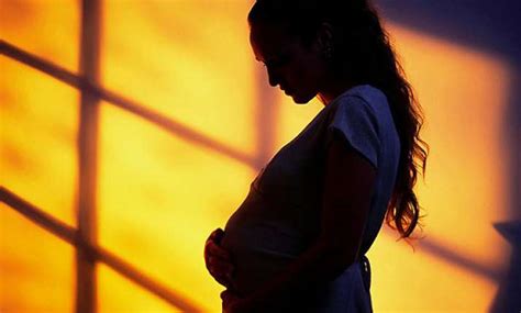 Unwed Pregnancies Highest Among Less Educated Students In Us See Pics