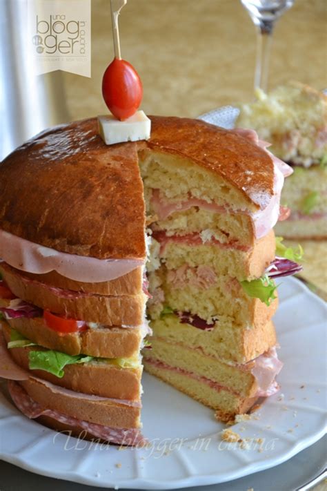 La farcitura sarà il tocco personale che caratterizza questa preparazione: Panettone gastronomico