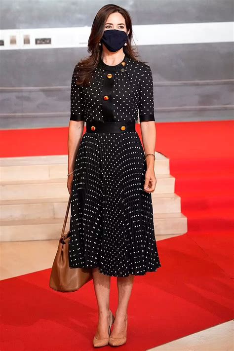 crown princess mary in prada the united nations population fund conference