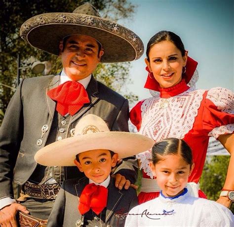 Familia Charra Familia Mexicana Charreria Charros Escaramuzas