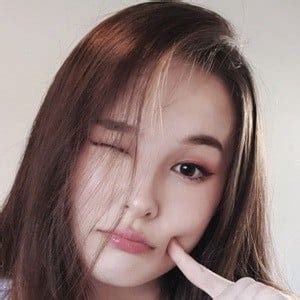 TinaKitten - Age, Family, Bio | Famous Birthdays