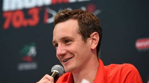 The older of the brownlee brothers, alistair became the first british triathlete to in his ironman 70.3 debut, he won the north american pro championship in st. Alistair Brownlee to race IRONMAN Ireland, Cork | Elite ...