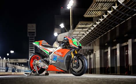 2016 Aprilia Rs Gp Gets All Dressed Up For Motogp