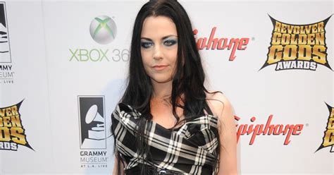 Evanescence Singer Amy Lee Is Pregnant Cbs News