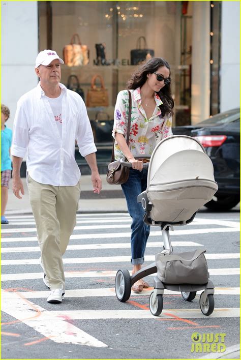 Bruce Willis And Emma Heming Shopping With Baby Mabel Photo 2707208