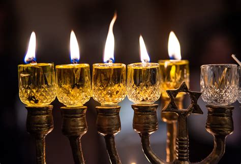 Jewish Canadians begin Hanukkah celebrations during pandemic - 660 NEWS