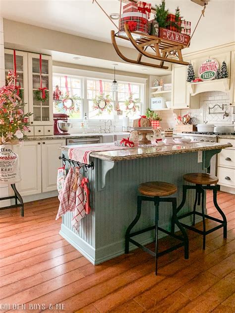 Christmas kitchen decorating ideas vary from the expansive to the subtle, and you can pick a color scheme, theme and style of your choice. Holiday Housewalk 2018 | Christmas kitchen, Kitchen decor ...