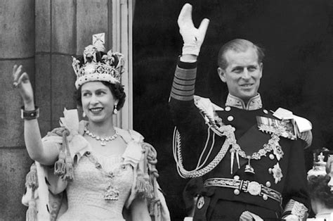 mary ann bernal 7 memorable moments in the history of buckingham palace