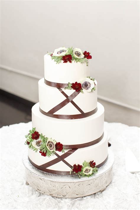 beautiful and delicious wedding cake sweet treats cake yummy cakes