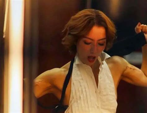 sammi cheng flashes her amazingly toned arms in concert dramapanda