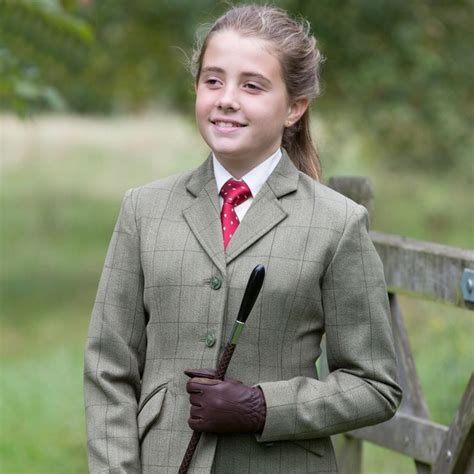 Pin By Mallinson On Women In Tie Riding Outfit Women Wearing Ties